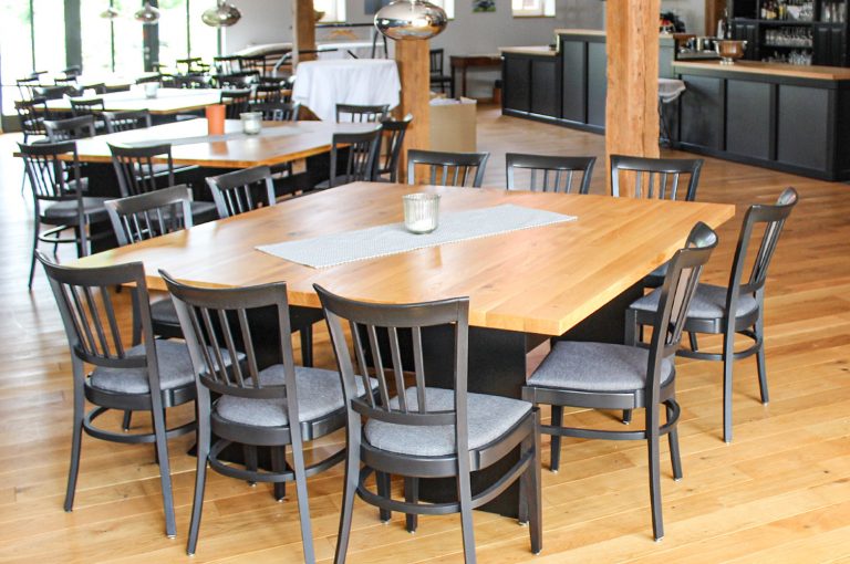 Tische Eiche massiv (Zaunkönig Die Event-Küche, Wiefelstede) (3/3)