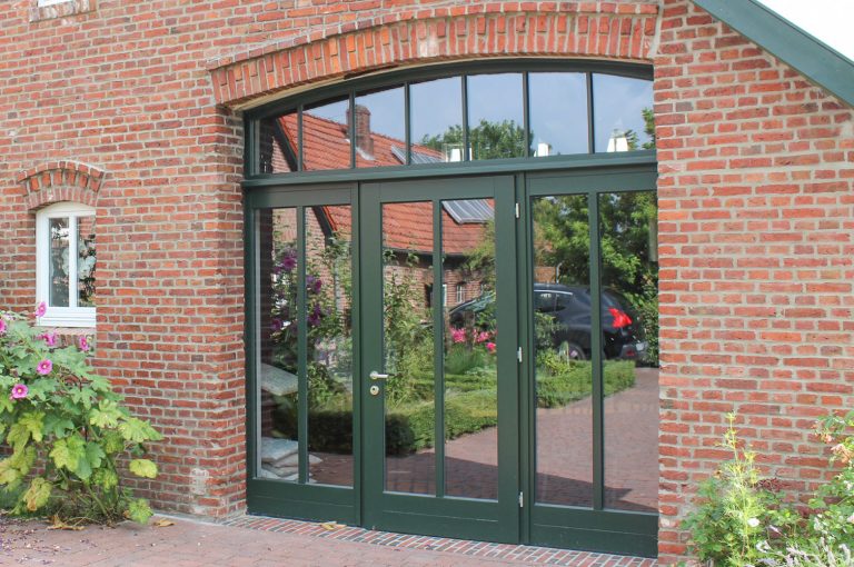 Haustüren aus Holz (Zaunkönig-Die Eventküche, Wiefelstede) (3/3)